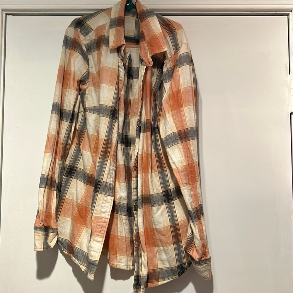 Old Navy Size Small Peach/Black Long Sleeve Women’s Flannel